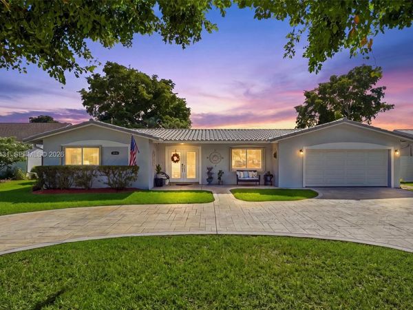 1631 NW 109th Ter , Pembroke Pines, FL 33026