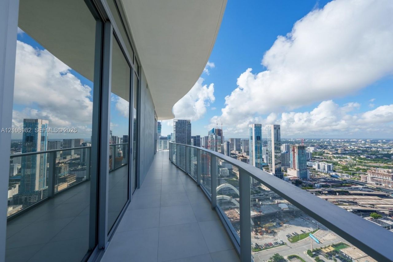 1400 Biscayne Boulevard , Unit #PH5202, Miami, FL 33132 Photo