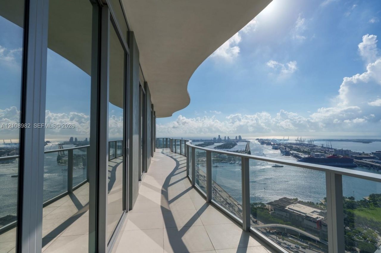 1400 Biscayne Boulevard , Unit #PH5202, Miami, FL 33132 Photo