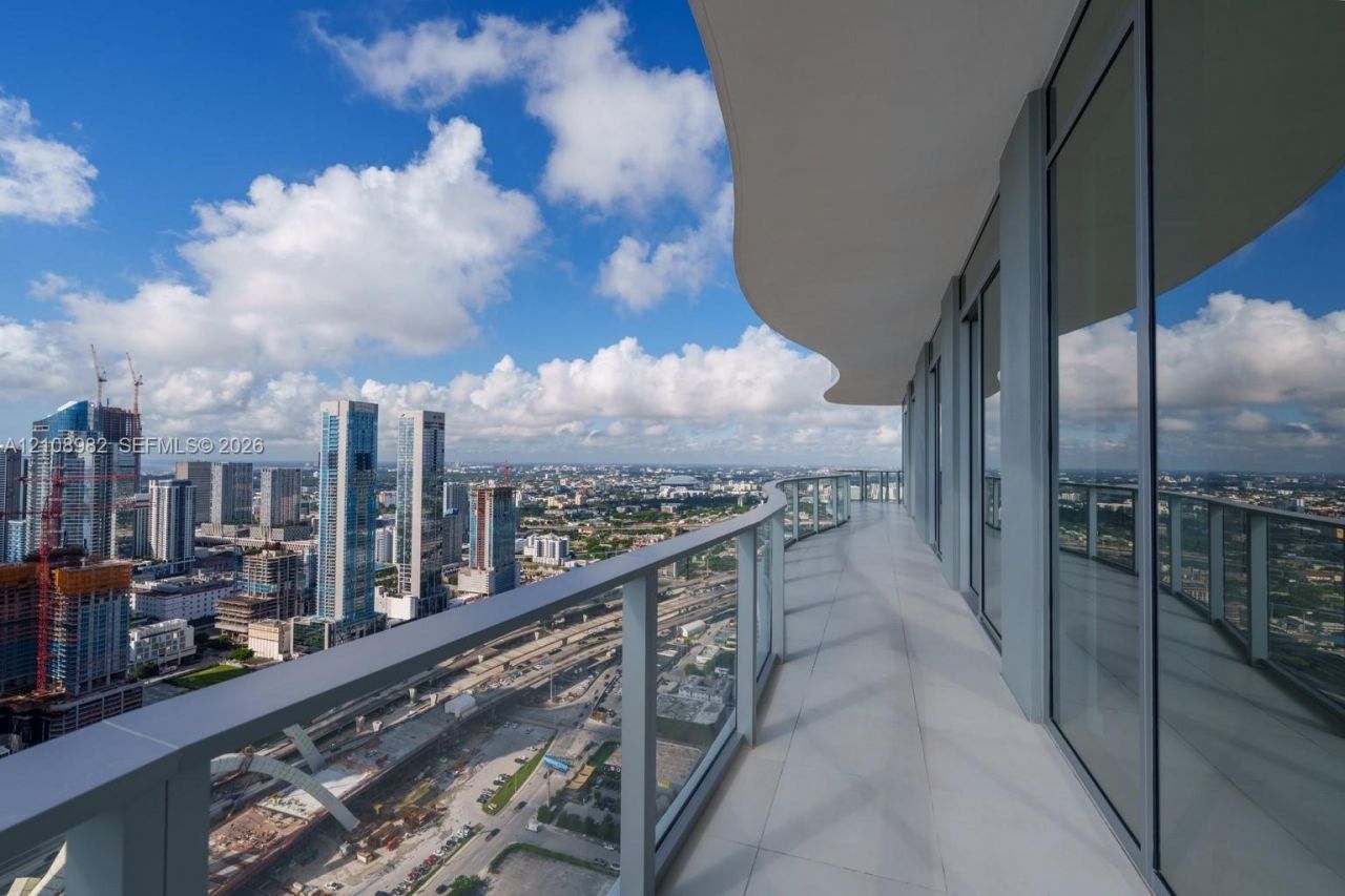 1400 Biscayne Boulevard , Unit #PH5202, Miami, FL 33132 Photo