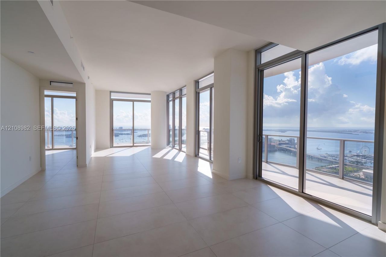 1400 Biscayne Boulevard , Unit #PH5202, Miami, FL 33132 Photo