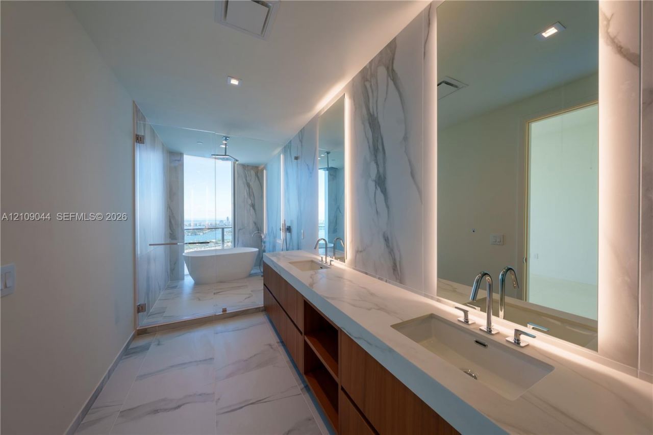 1400 Biscayne Boulevard , Unit 5003, Miami, FL 33132 Photo