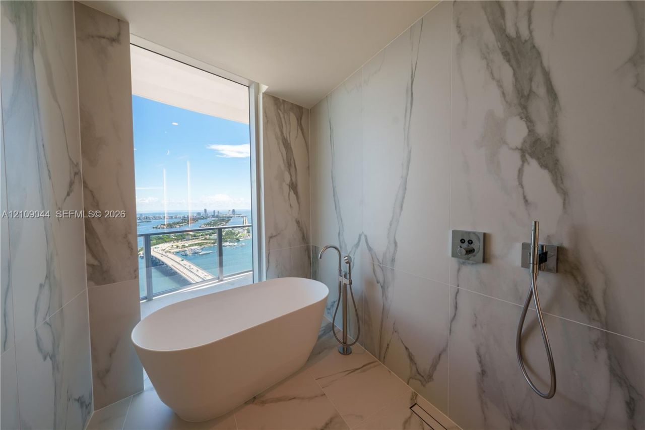 1400 Biscayne Boulevard , Unit 5003, Miami, FL 33132 Photo