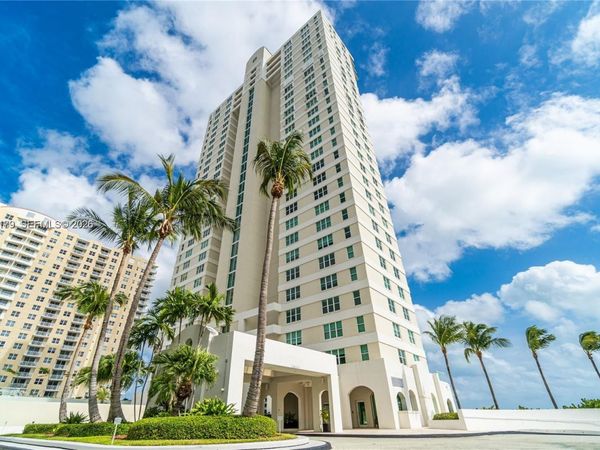 800 Claughton Island Dr , Unit 1604, Miami, FL 33131