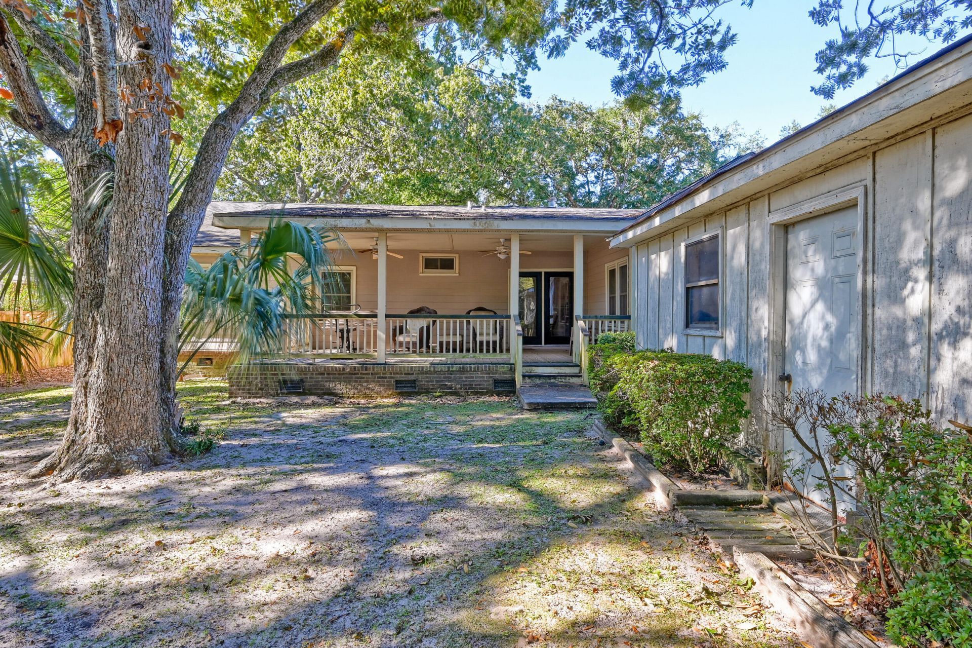 1122 Simmons Street Photo 11