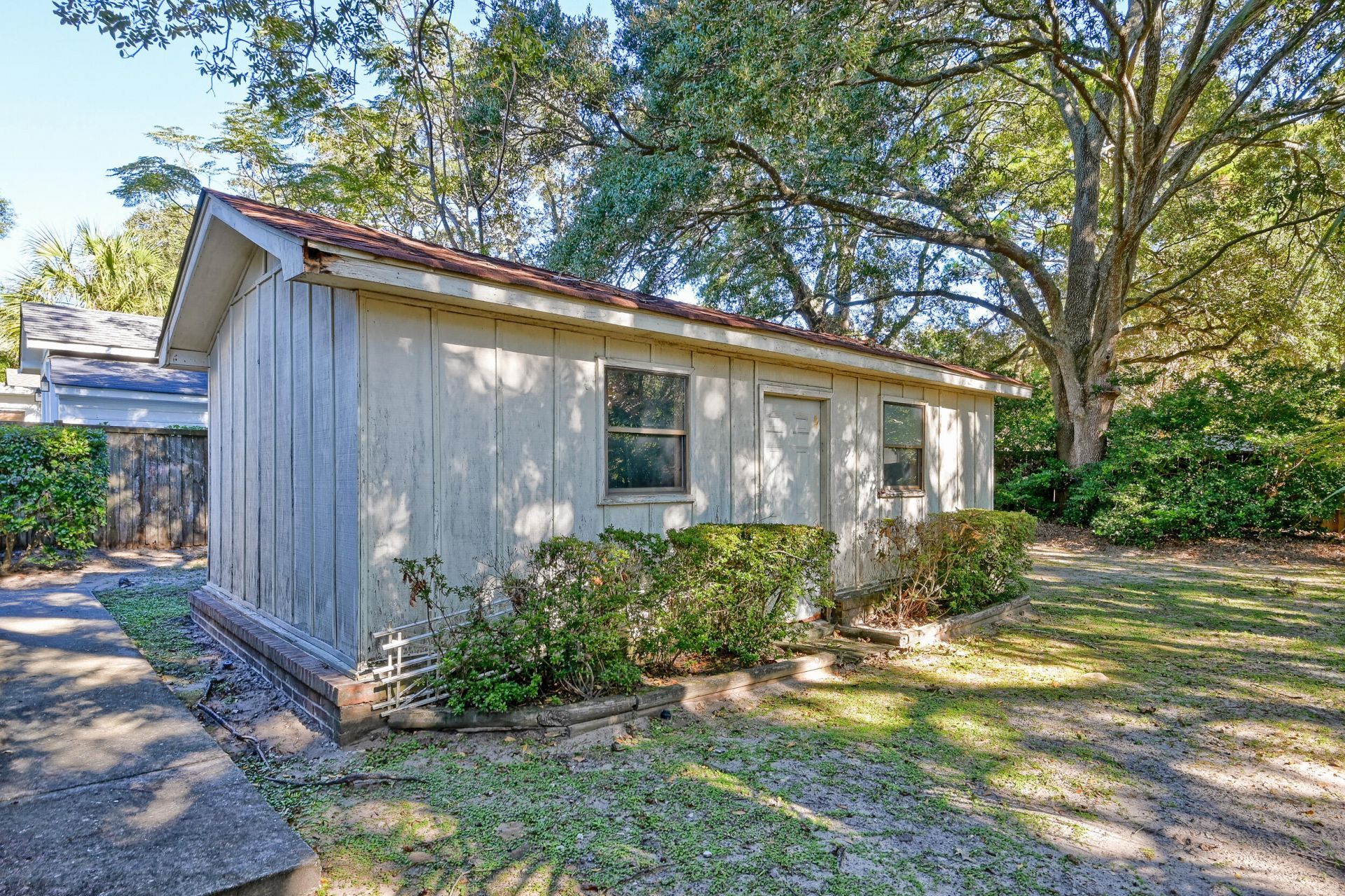 1122 Simmons Street Photo 12