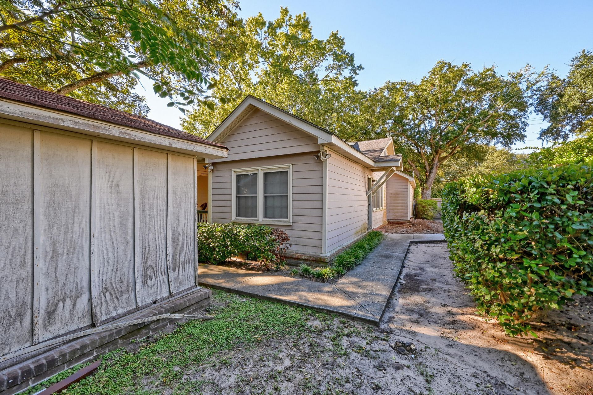 1122 Simmons Street Photo 13