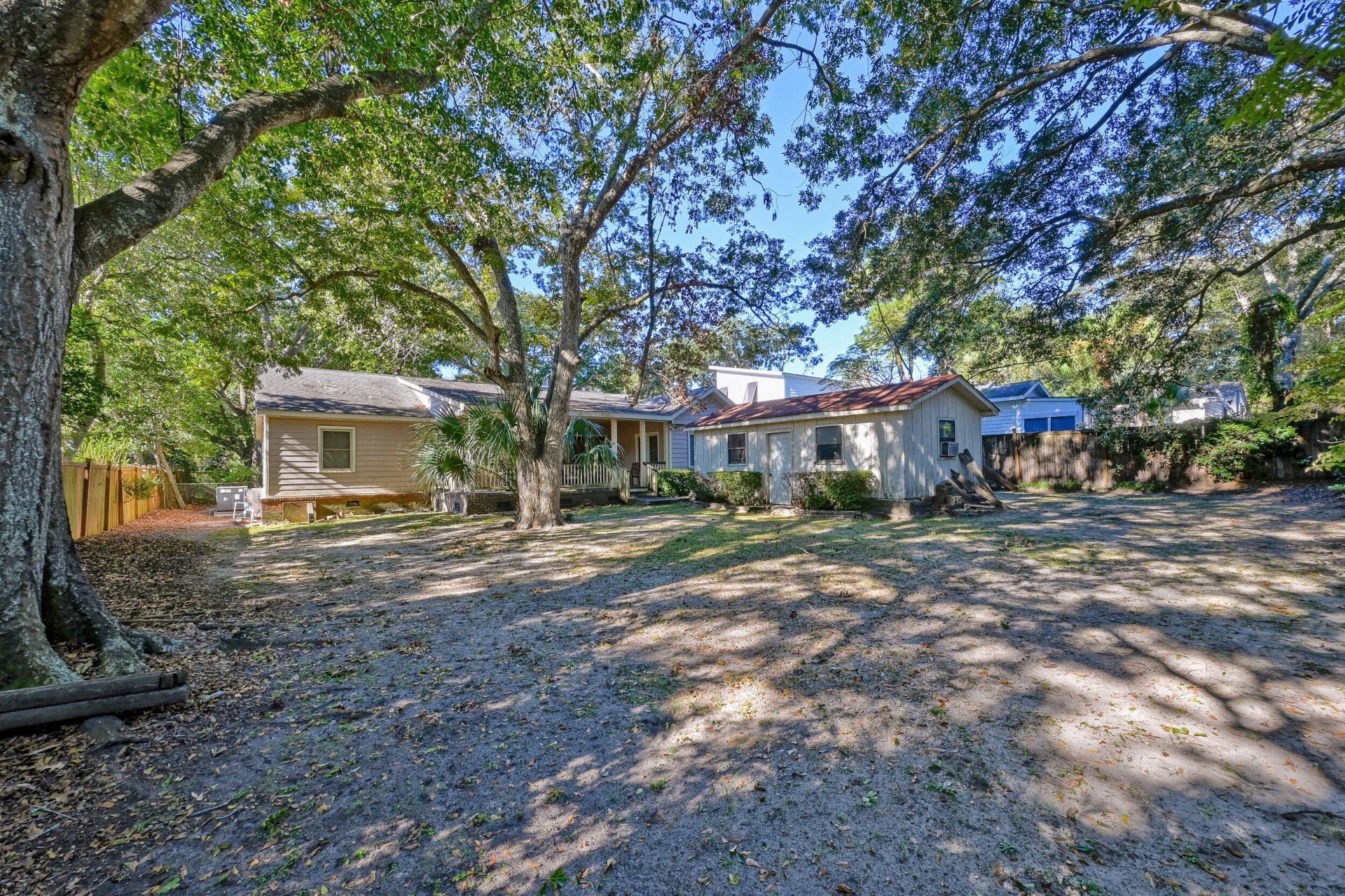 1122 Simmons Street Photo 33