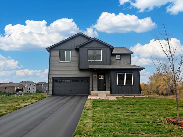 820 Sycamore Place N, Cambridge, MN 55008