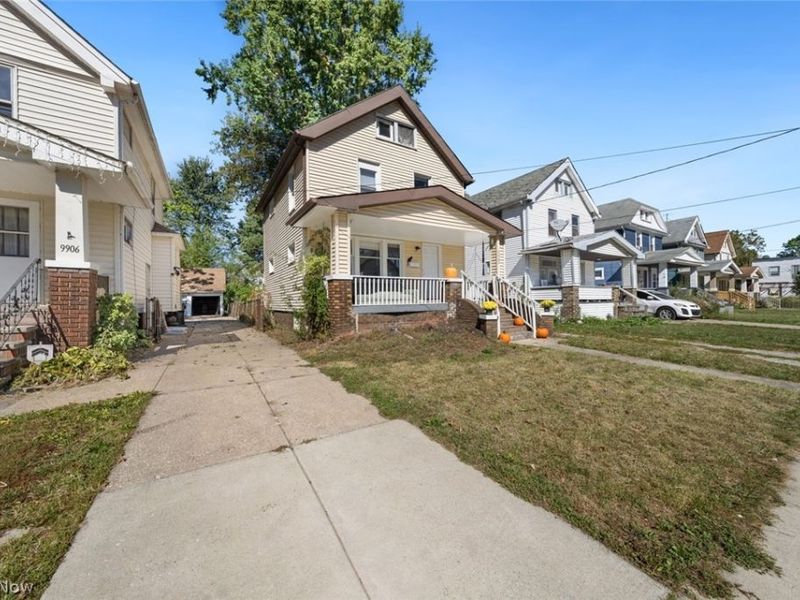 9902 Zimmer Avenue, Cleveland, OH 44102 Photo 3