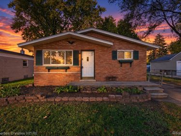 19189 Inkster Road , Livonia, Mi 48152