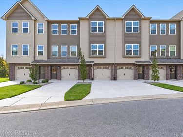 2237 Knotty Pine Trail, Howell Township, Mi 48855