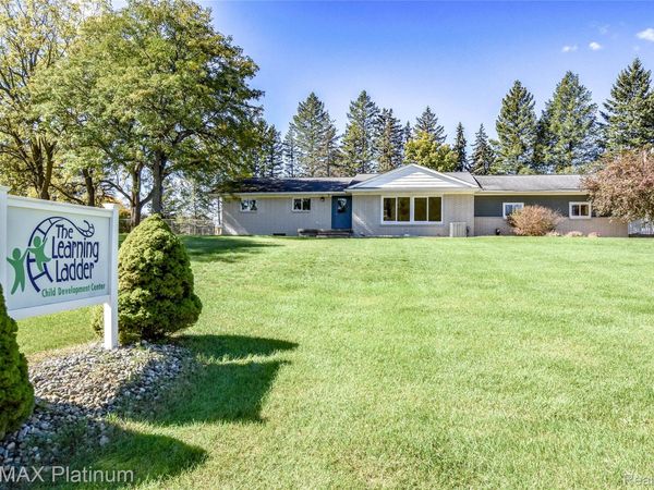 1025 Yorkshire Drive , Howell, Mi 48843