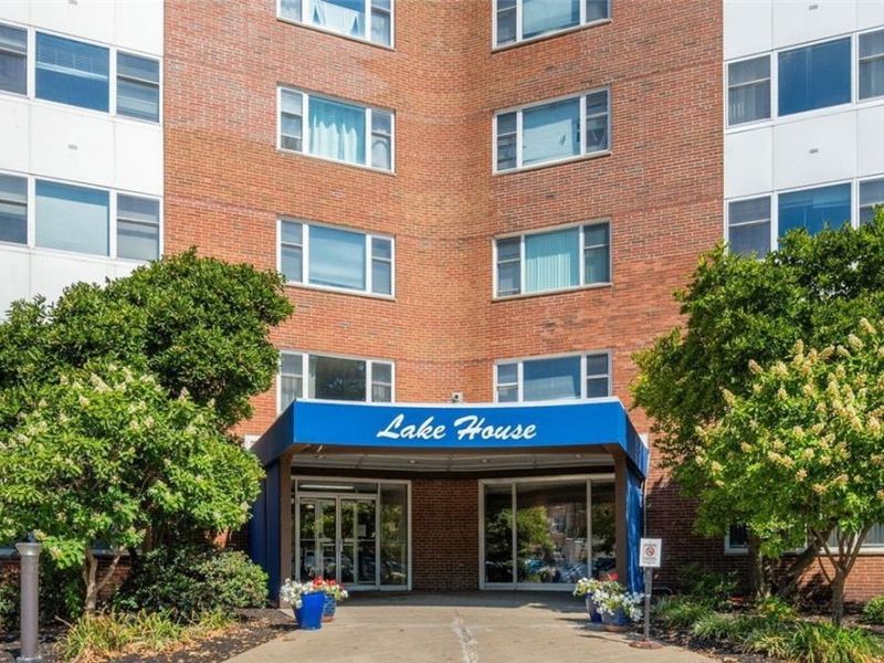 11850 Edgewater Drive, Unit 1012, Lakewood, OH 44107 Photo 1