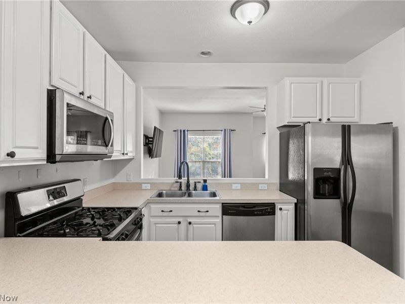 6626 Fox Hollow Court, Middleburg Heights, OH 44130 Photo 11