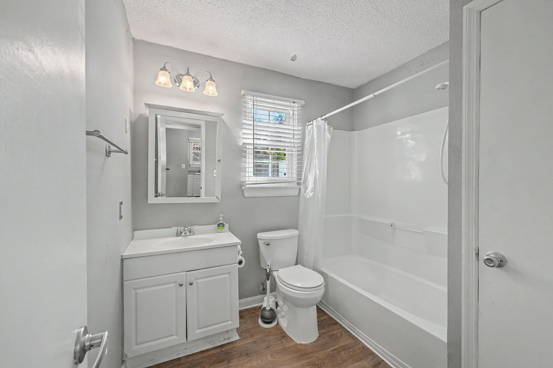 867 Colony Drive Photo 13