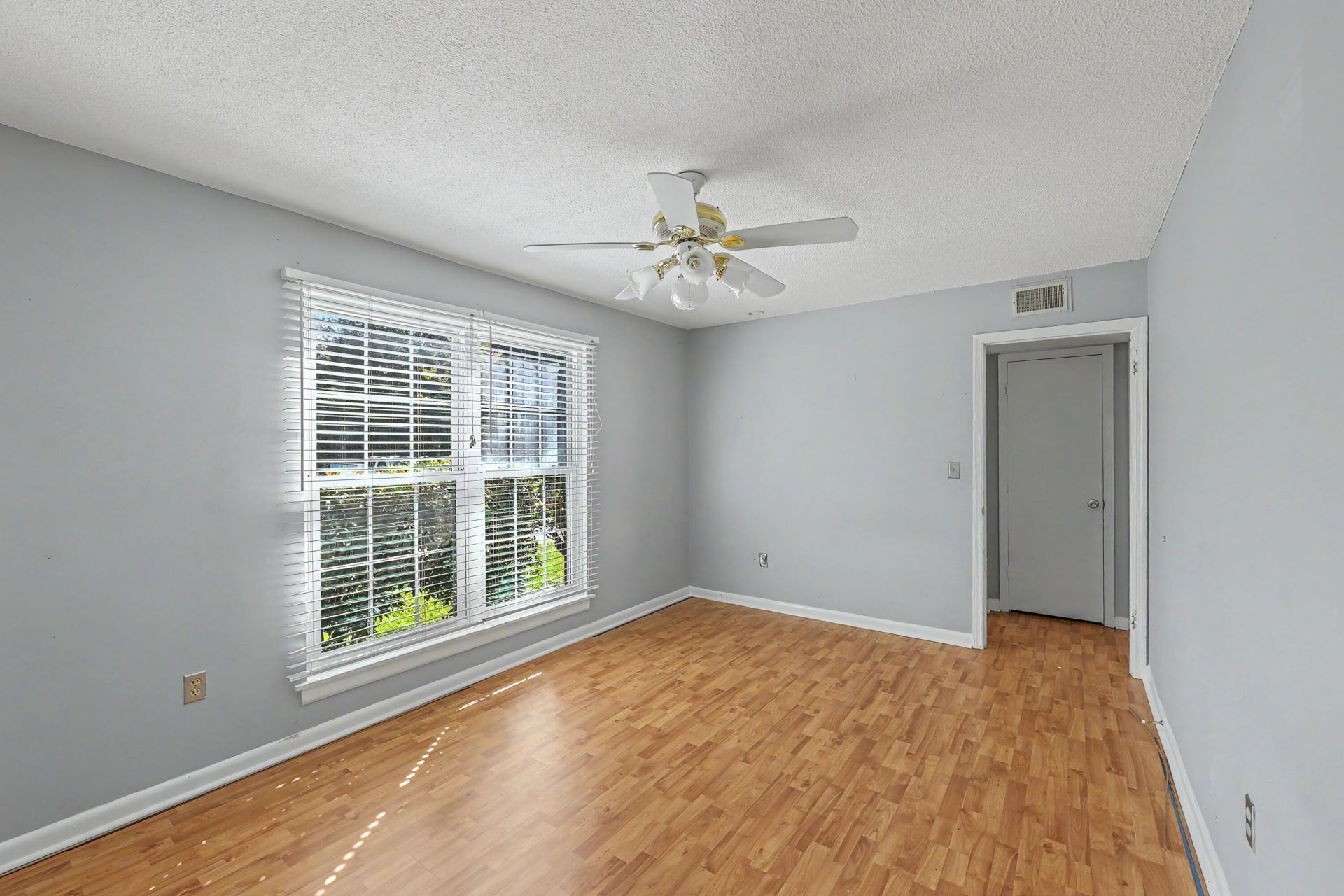 867 Colony Drive Photo 16
