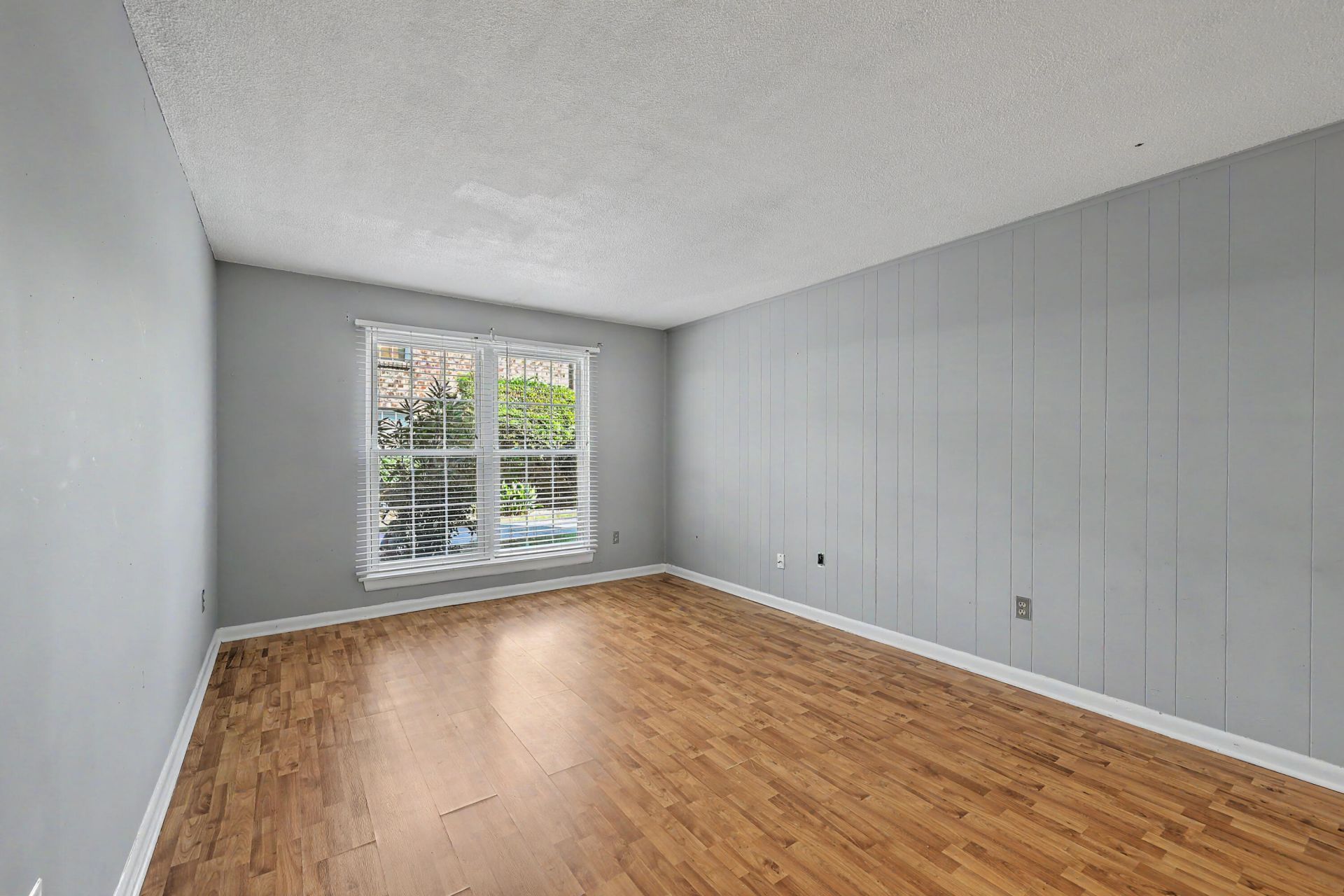 867 Colony Drive Photo 7