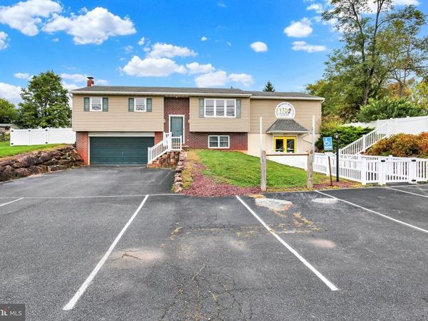 2740 N READING ROAD , REINHOLDS, PA 17569