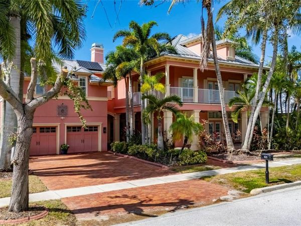 825 ISLEBAY DRIVE , APOLLO BEACH, FL 33572