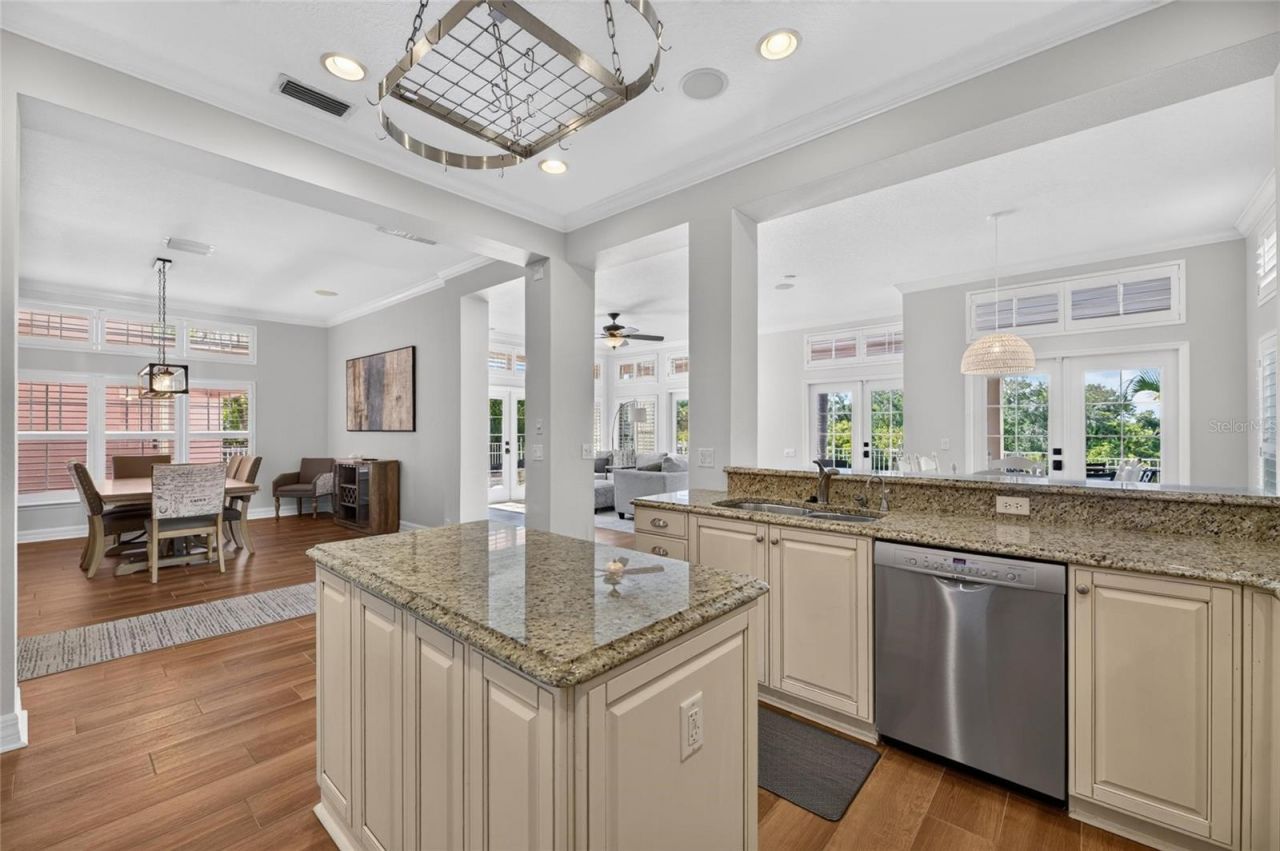825 Islebay Drive, Apollo Beach, FL 33572 Photo