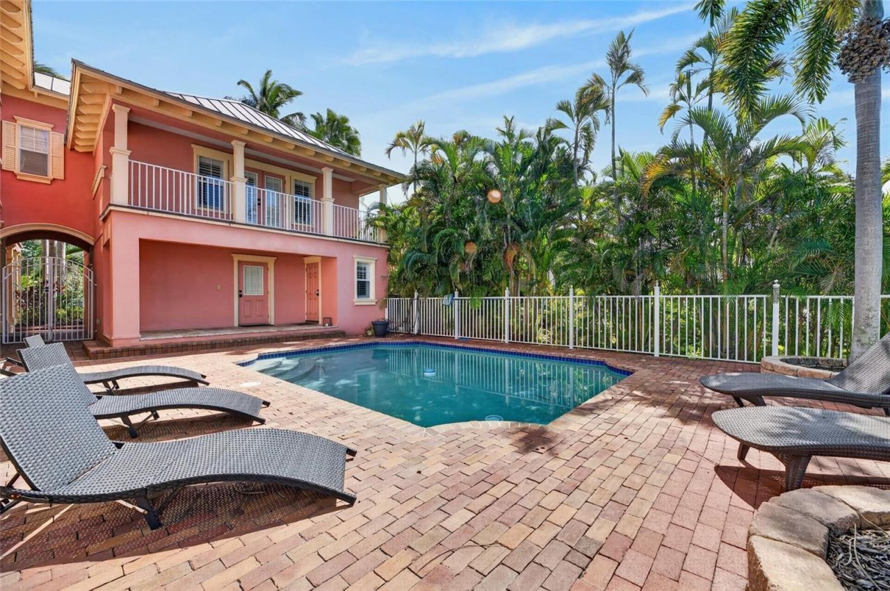 825 Islebay Drive, Apollo Beach, FL 33572 Photo