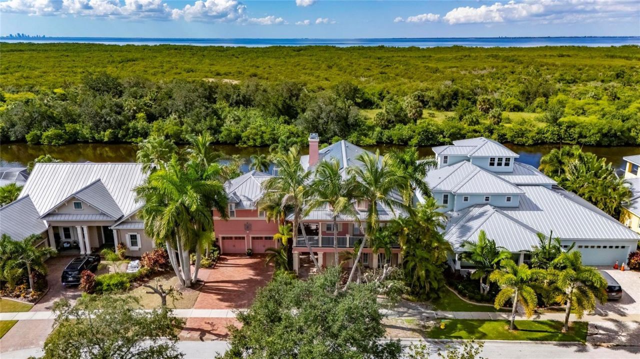 825 Islebay Drive, Apollo Beach, FL 33572 Photo
