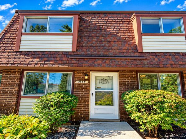 2568 Berkshire Court, Unit 2568, Waukegan, IL 60087