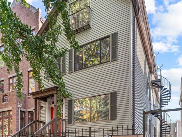 2643 N SOUTHPORT Avenue, Unit 1F, Chicago, IL 60614