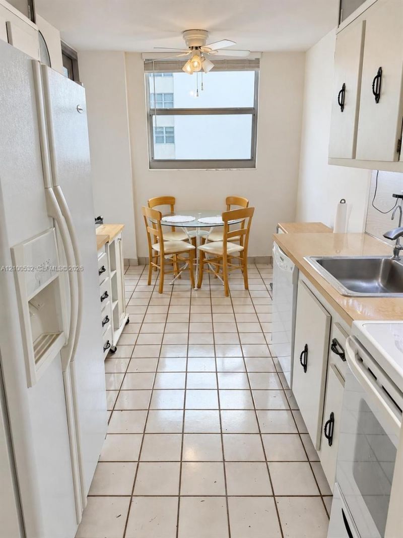 9273 Collins Ave, Unit 912, Surfside, FL 33154 Photo