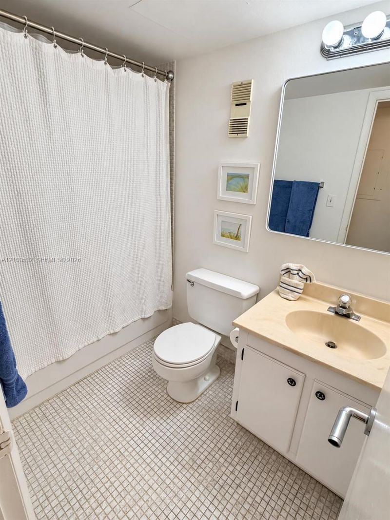 9273 Collins Ave, Unit 912, Surfside, FL 33154 Photo