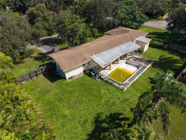 12940 SW 82nd Ct , Pinecrest, FL 33156