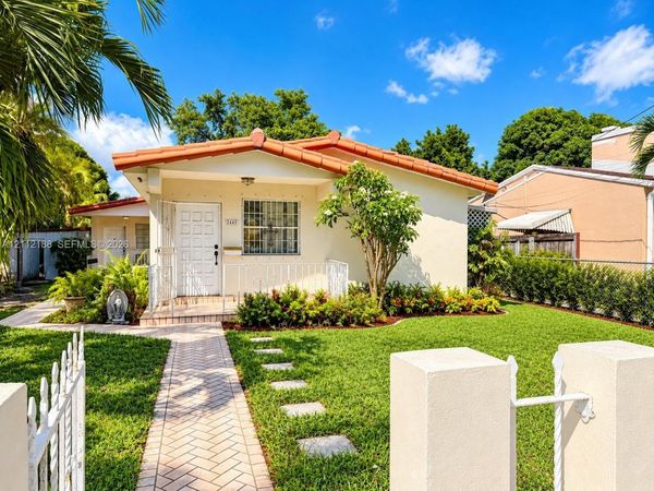 2445 SW 19th St , Miami, FL 33145