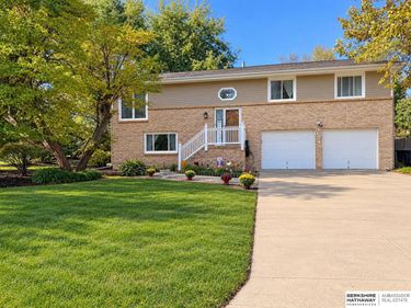 1024 S 218 Street, Elkhorn, NE 68022