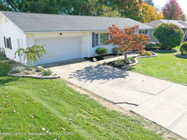 701 S Kibbee Street, St. Johns, MI 48879