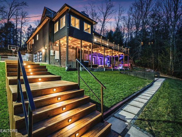 2210 Woodcock Tr, Sevierville, TN 37876