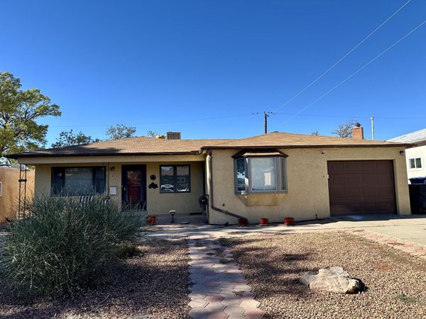 2009 June Street NE, Albuquerque, NM 87112