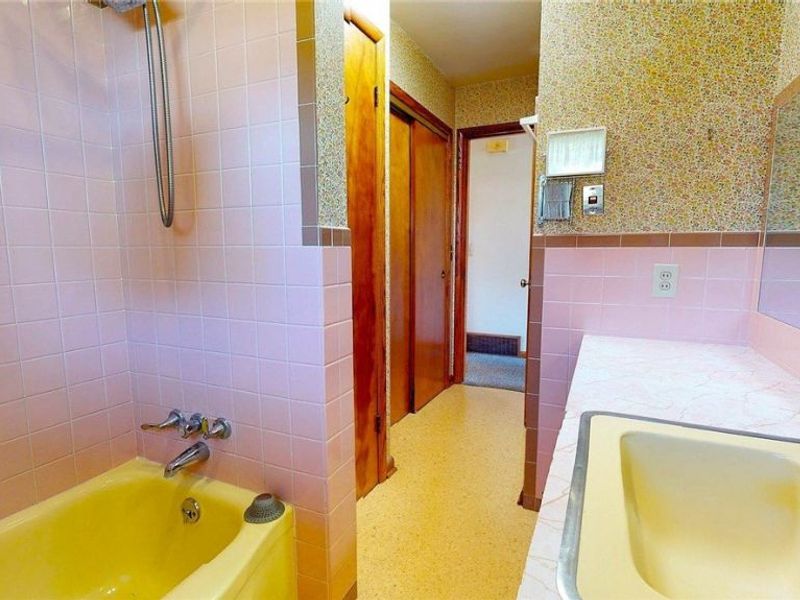101 Matheny Avenue , Belpre, OH 45714 Photo 12