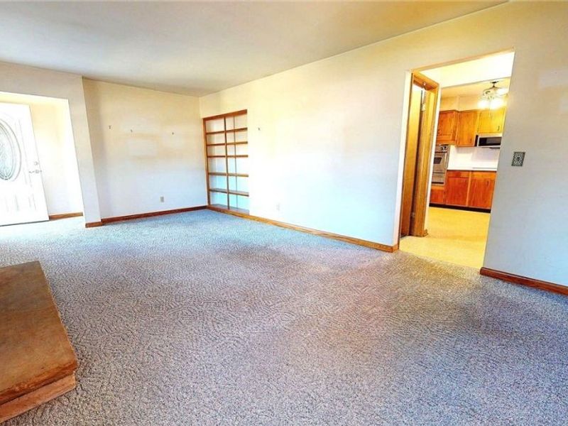 101 Matheny Avenue , Belpre, OH 45714 Photo 3