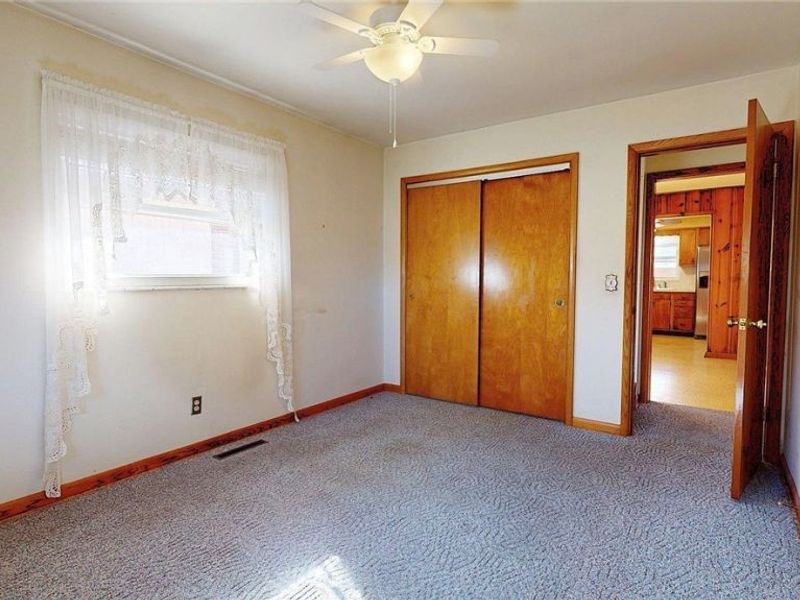 101 Matheny Avenue , Belpre, OH 45714 Photo 8