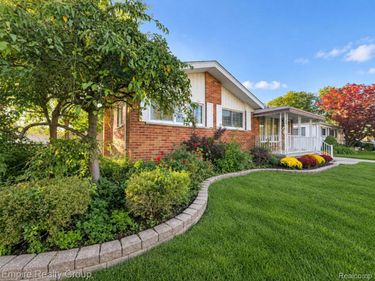 939 Deering Street , Garden, Mi 48135