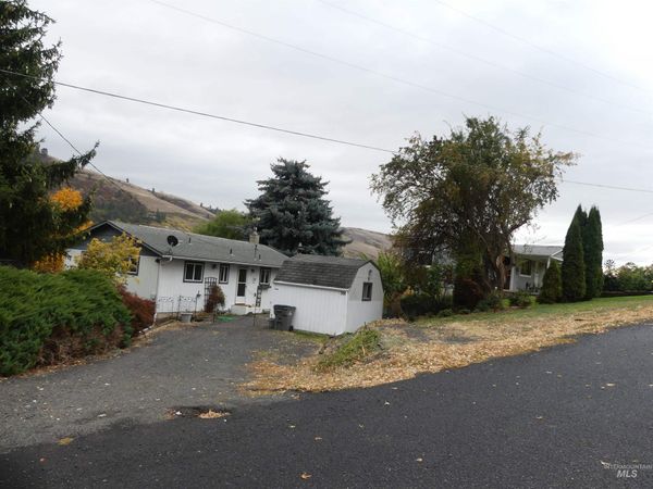 308 Ward St, Juliaetta, ID 83535