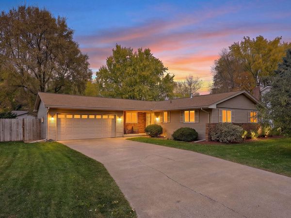 11209 Carver Court , Burnsville, MN 55337