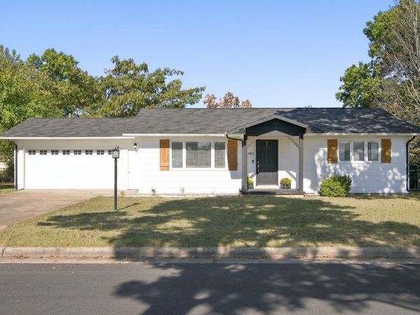 1811 Neihardt Street , Branson, MO 65616