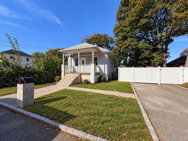137 43rd Street , Copiague, NY 11726