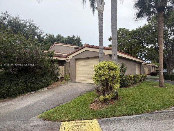 407 Bonnie Brae Way , Unit 22, Hollywood, FL 33021