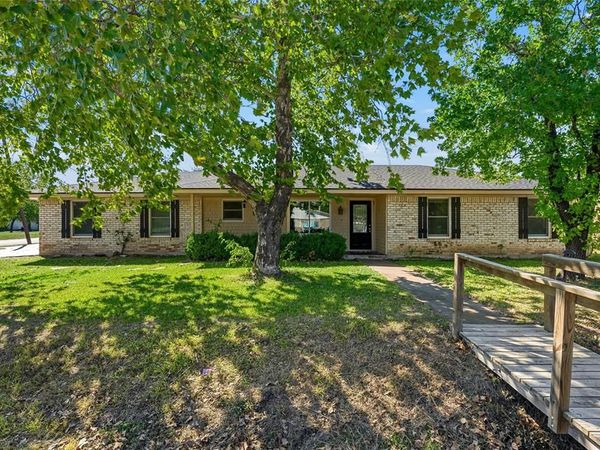 900 N Bunker Drive, Robinson, TX 76706