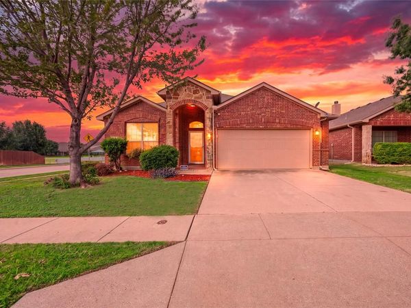10901 Hawks Landing Road, Fort Worth, TX 76052