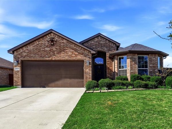 1833 Creekwood Drive, Cleburne, TX 76033