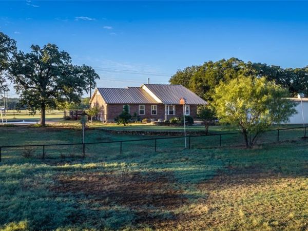 3559 Springfield Road , Springtown, TX 76082